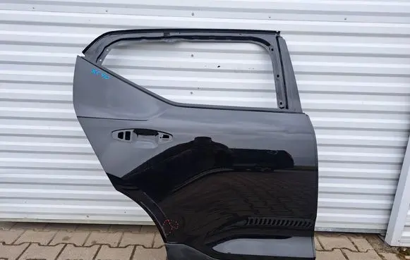 Volvo XC40 Rear door 