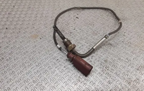 Volkswagen Golf V Exhaust gas temperature sensor 03G906088K