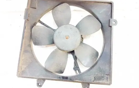 KIA Carnival Radiator cooling fan shroud 0k55215025