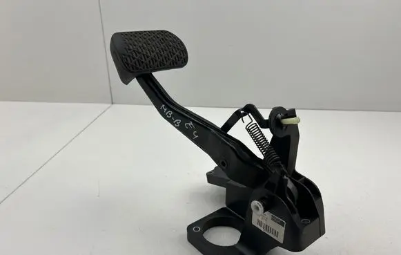 Mercedes-Benz B W245 Brake pedal 4010049A A1692901001 150137