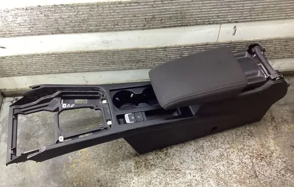 Volkswagen PASSAT B8 Center console 1303728C 3G1863241C
