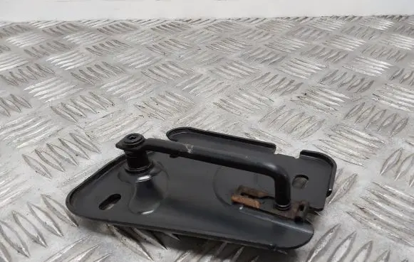 Audi A3 S3 8V Engine bonnet/hood lock/latch loop/hook 8V0823185B