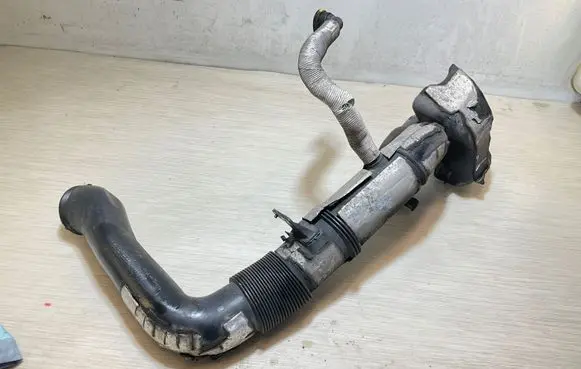 Volvo S40 Intercooler hose/pipe 3M519A673HC 6652A