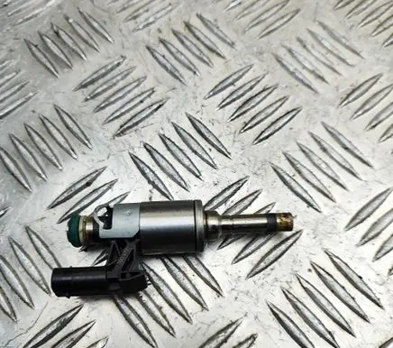 Volkswagen Golf VII Fuel injector 04E133036A 04E906036AF