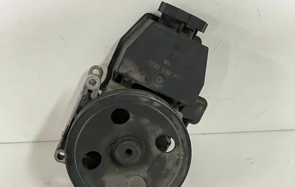 Mercedes-Benz CLK A208 C208 Power steering pump A0024662901