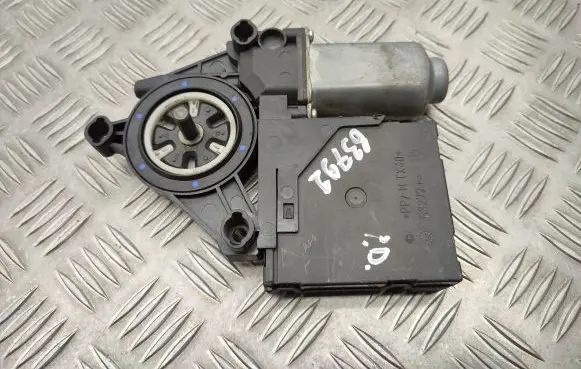 Volkswagen PASSAT B6 Front door window regulator motor 1T0959702 1K0959792C