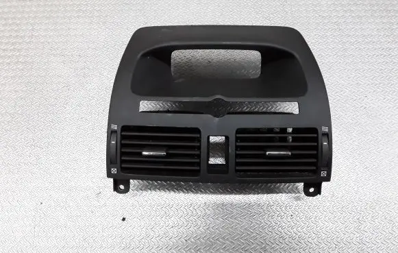 Toyota Avensis T250 Dash center air vent grill