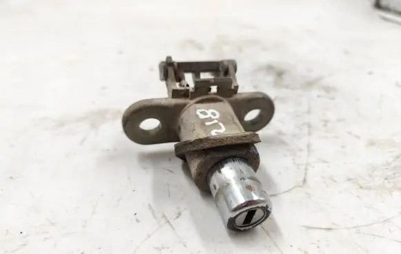 BMW 3 E36 Tailgate exterior lock 512419602456