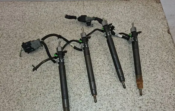 Ford Kuga I Fuel injectors set 9686191080 K7564 8HH6H6K