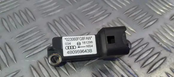 Audi A6 S6 C5 4B Airbag deployment crash/impact sensor 4B0959643B 181298