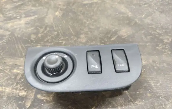 Dacia Sandero A set of switches 684937116R