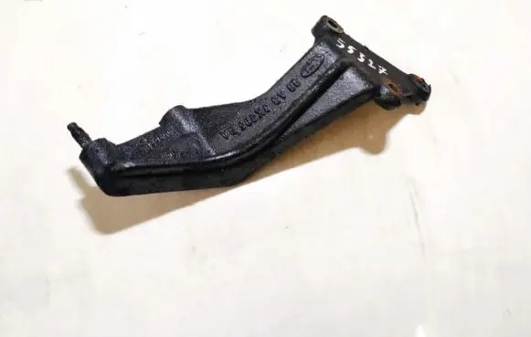 Ford Mondeo MK I Engine mounting bracket 96AG3K305BA