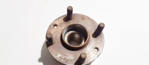 Mazda 323 F Rear wheel hub