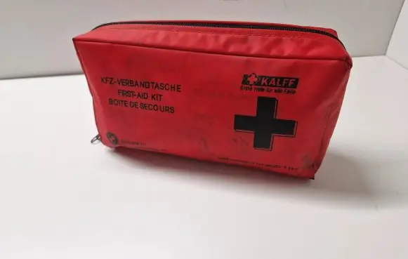 BMW 3 E90 E91 First aid kit 8163269