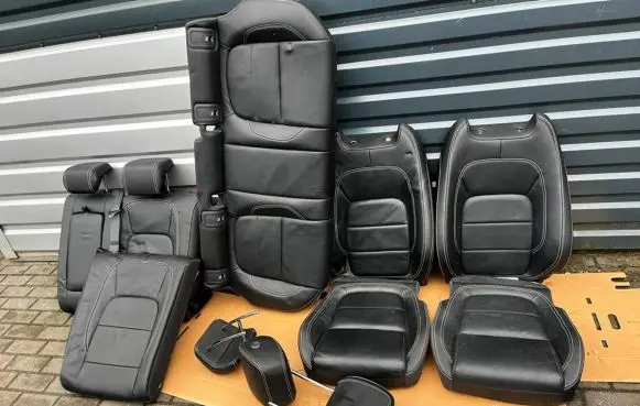 Seat set