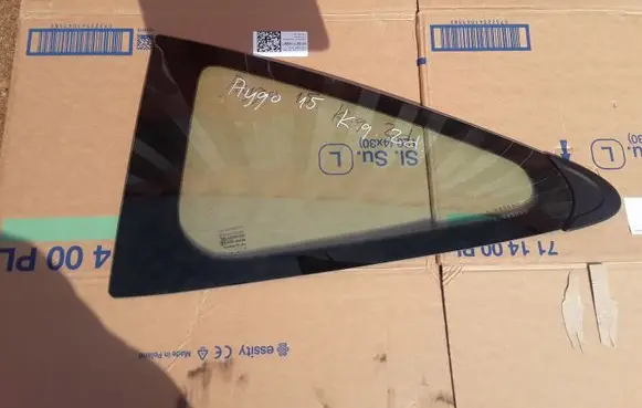 Toyota Aygo AB40 Rear side window