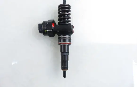 Volkswagen Golf IV Fuel injector 0414720007 038130073F