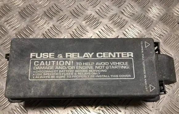 Chrysler Voyager Fuse module 04868092AA 0440 23417D