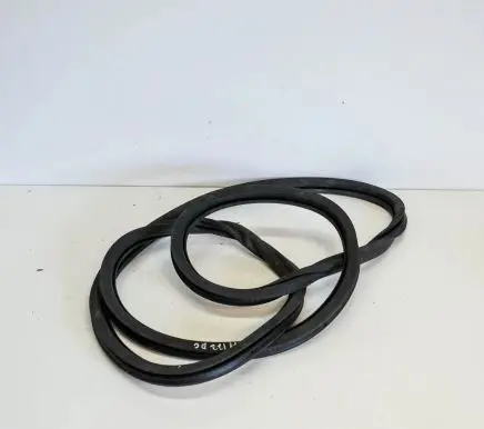 Volkswagen Jetta V Rubber seal rear door 1K5867913