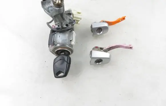 Chrysler Phantom Ignition lock 8978352040 45020423