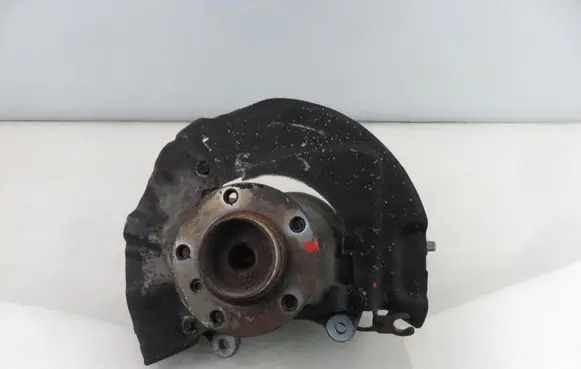 BMW 5 E60 E61 Front wheel hub spindle knuckle 6760953