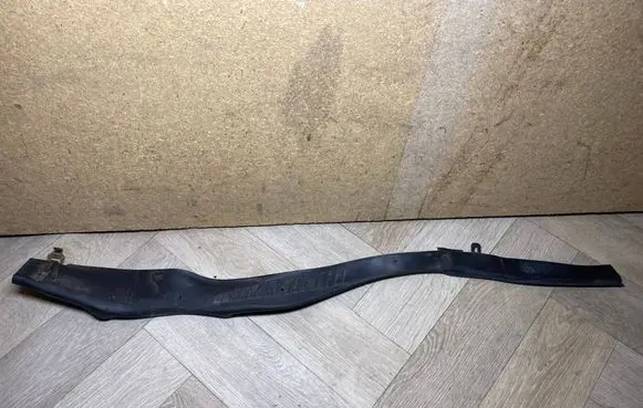 Volvo XC90 Under headlight/headlamp trim 89037921