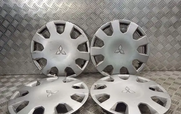 Mitsubishi Colt CZ3 R15 wheel hub/cap/trim 3282S010