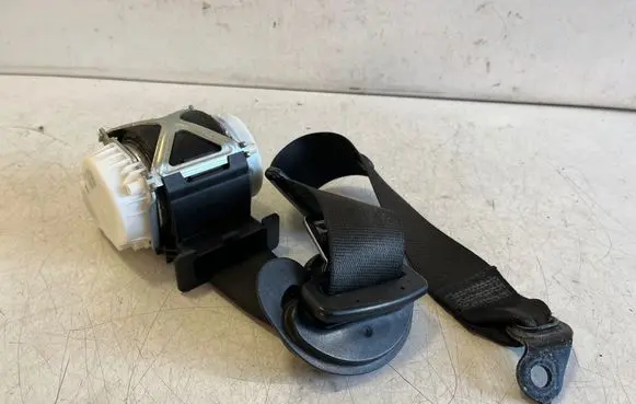 BMW 1 F20 F21 Front seatbelt 7243307