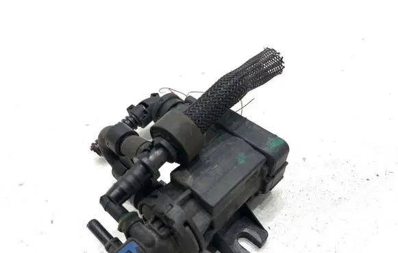 Peugeot 508 Fuel pressure regulator 9801887680