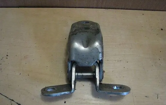 KIA Ceed Rear door lower hinge 793102E000