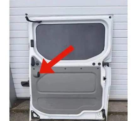 Opel Vivaro Sliding door trim 573423 58310