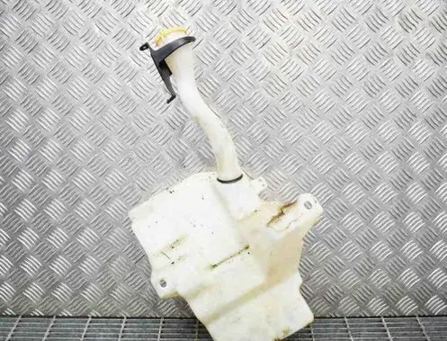 Windshield washer fluid reservoir/tank