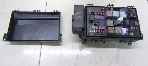 Opel Zafira C Fuse module