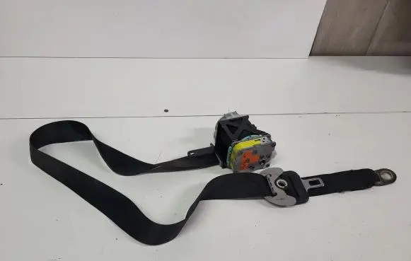 Toyota Verso Front seatbelt 732200F052