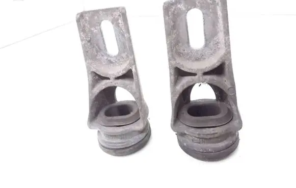 Opel Meriva A Radiator mount bracket 13184983