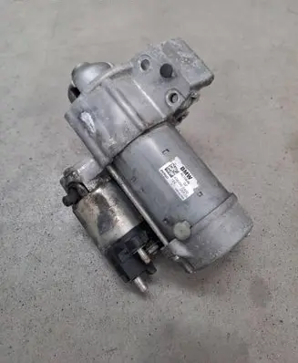 BMW 5 F10 F11 Starter motor 8570846 4380000490