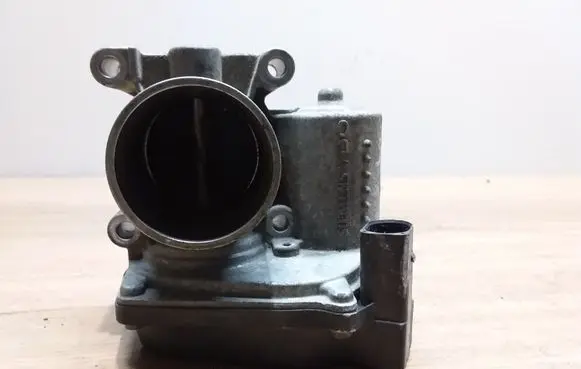 Skoda Fabia Mk1 (6Y) Throttle valve 03C133062B