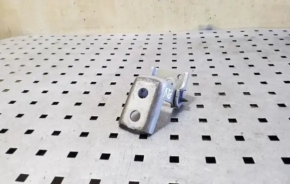 Peugeot 308 Front door upper hinge