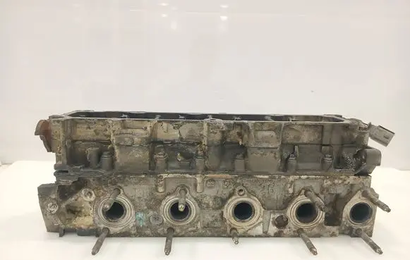 Peugeot 3008 I Engine head 9684504780