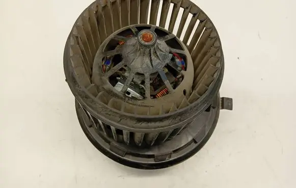 Volkswagen Multivan T5 Heater fan/blower 7H0819021A 52406500