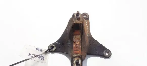 Volvo V50 Engine mounting bracket 3m513k3058dc 3m51-3k305-dc