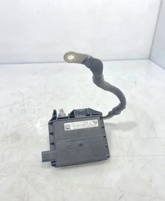 Mercedes-Benz C W205 Battery relay fuse A0009061505 1110055 27061526879