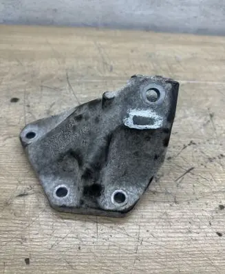 BMW 6 F06 Gran coupe Engine mounting bracket 6777622