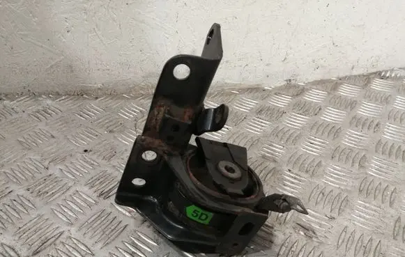 Toyota Avensis T250 Engine mount bracket 123720R010