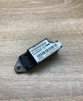 Mercedes-Benz E W210 Airbag deployment crash/impact sensor 0018205626 11111111 2222222