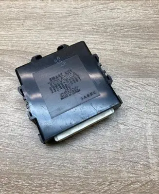 Toyota Prius (XW20) Keyless (KESSY) go control unit/module 8999047022 2325000301