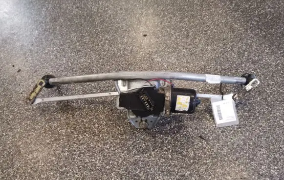 Renault Kangoo I Front wiper linkage and motor