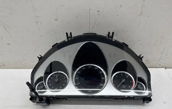 Mercedes-Benz E C207 W207 Speedometer (instrument cluster) A2129001814