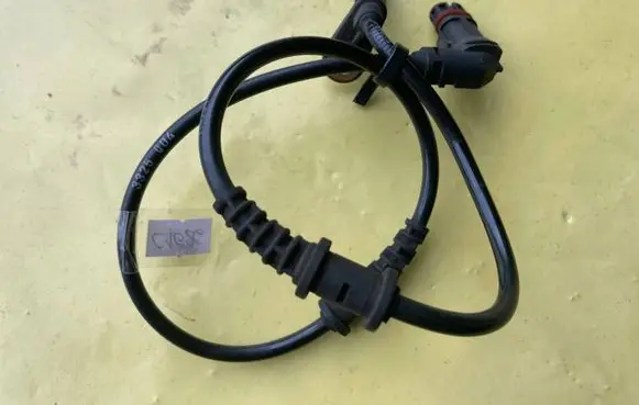 Mercedes-Benz C W203 ABS brake wheel speed sensor A2035400417