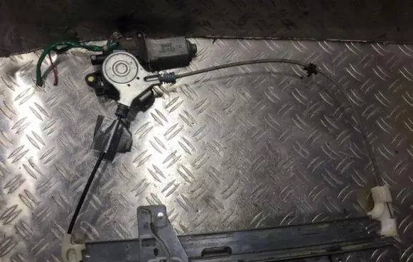 Suzuki Baleno EG Sliding door window regulator with motor